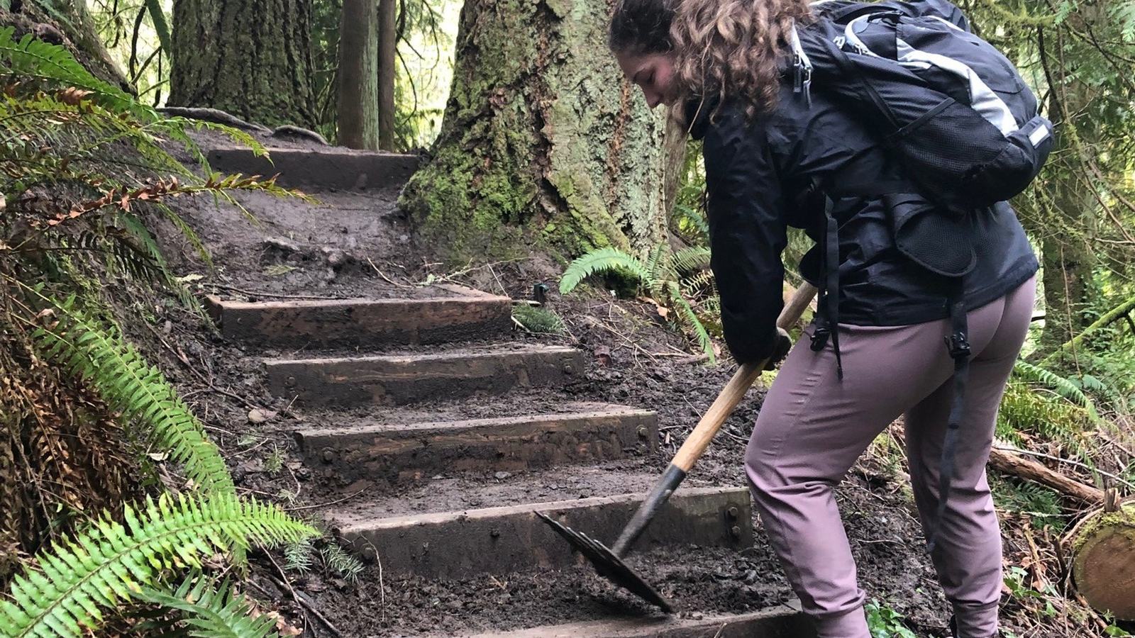 Tryon creek — volunteer clearing trail