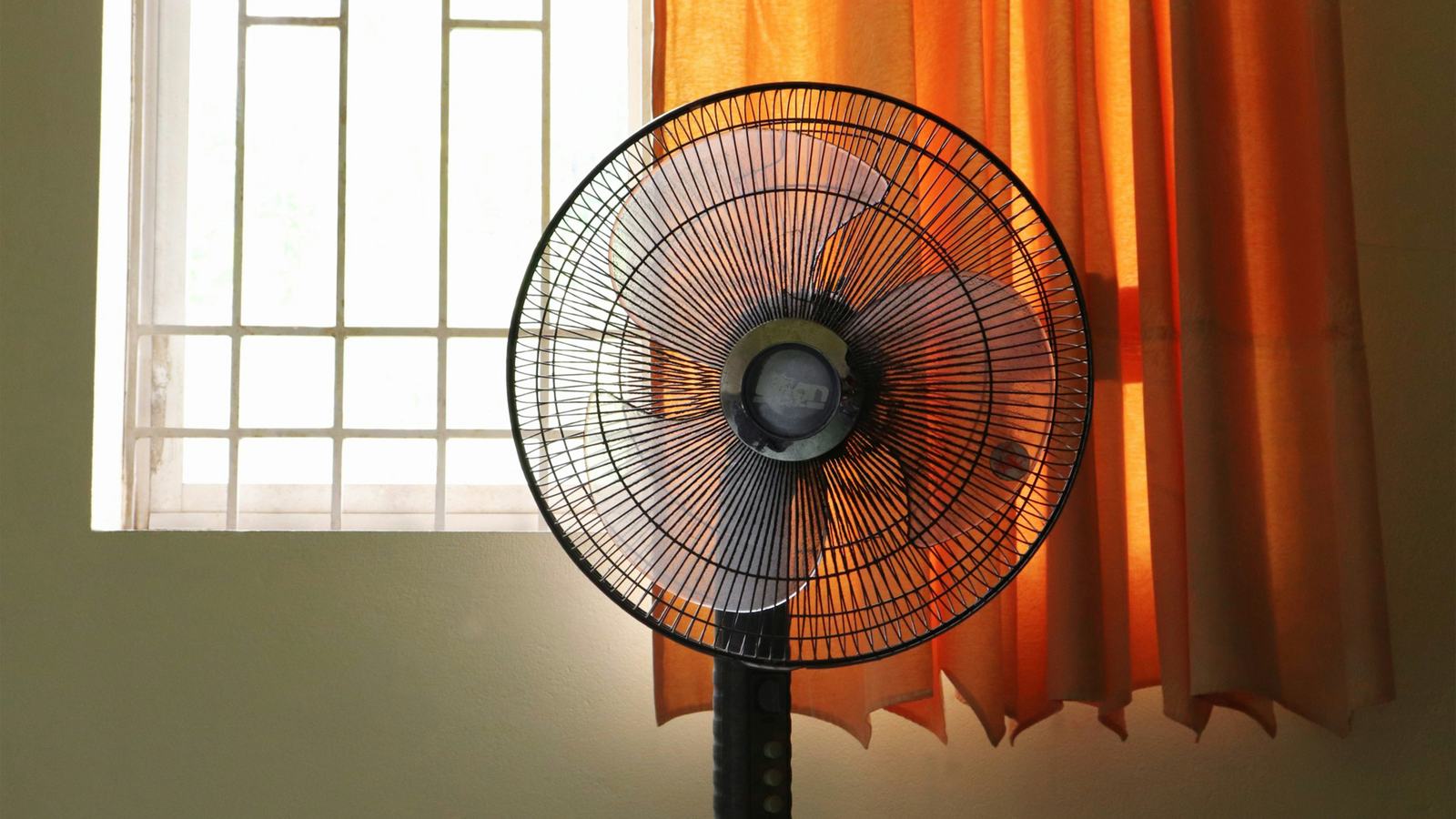 Indoor fan, heat wave